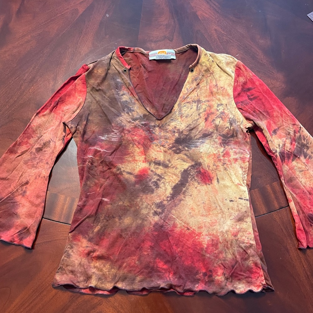 Beautiful & Colorful Boho Top. Frill sleeves & scalloped trim. Size M.